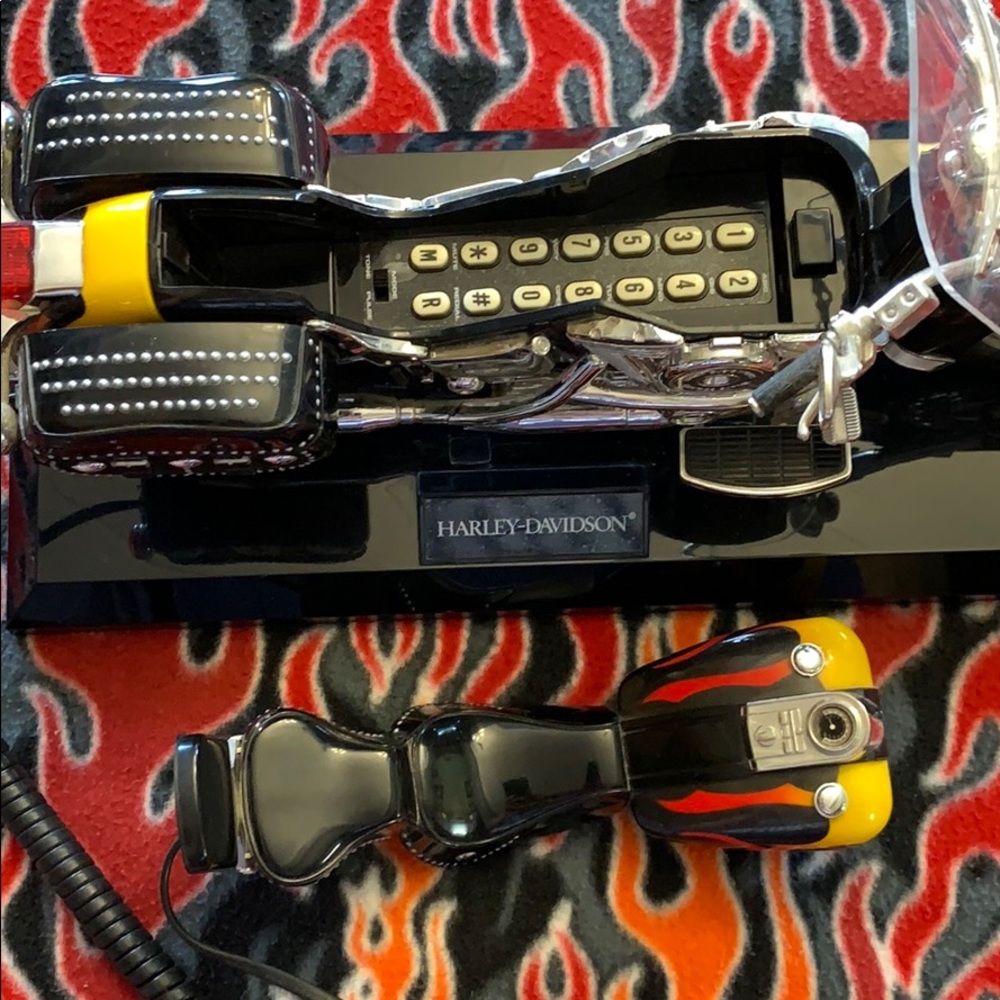 Telephone โ๏ธ - Picture 2 of 8